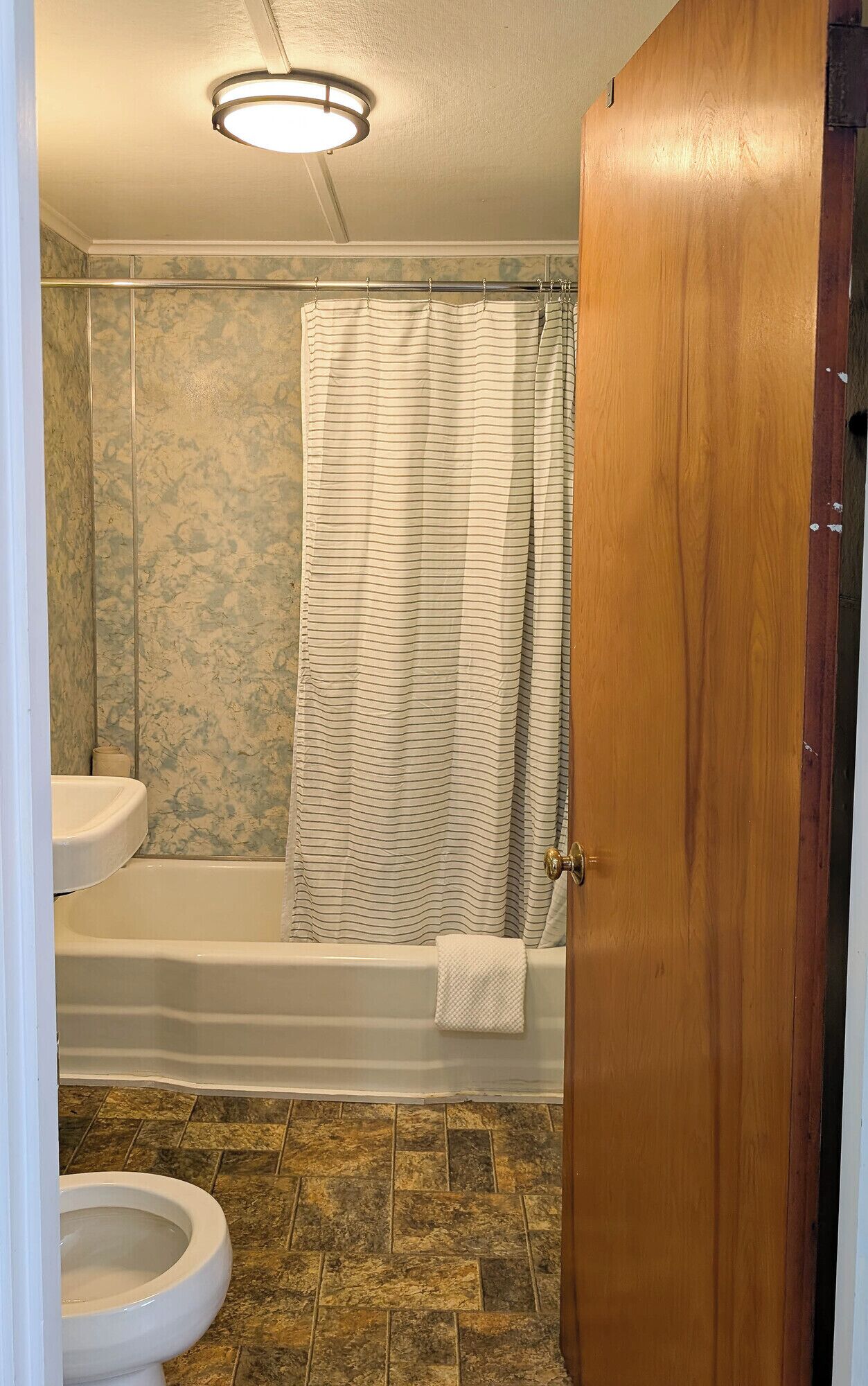 Shower, towels