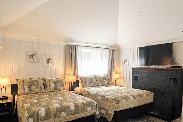 Cabin201920Bedroom_1