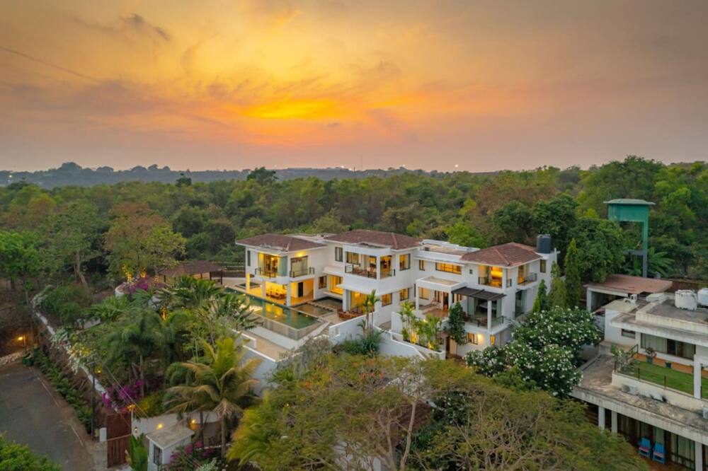 Cliffhouse by Hireavilla -5br w Pvt Pool in Saipem