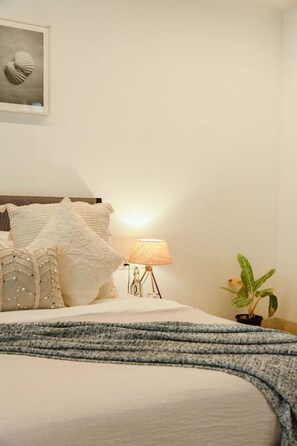 Villa | 3 bedrooms, desk - Aster by Hireavilla - 3BR w Private Pool in Parra (Parra)