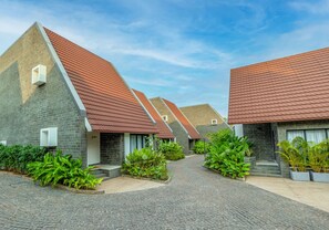 Villa | 4 bedrooms - Villa Ezra - 10 Mins From Thalassa Vagator Beach (Vagator)