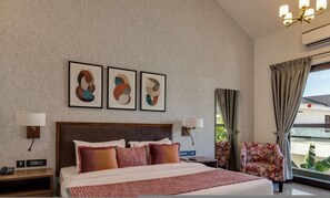 House, Smoking | 5 bedrooms, desk - Villa Inaari by Hireavilla - Luxurious 5BR With Private Pool Close to Anjuna Beach (Anjuna)