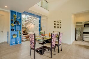 Apartment - Sky Villas - 3BR Apt With Pvt Pool in Candolim (Candolim)