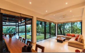 Villa, Smoking