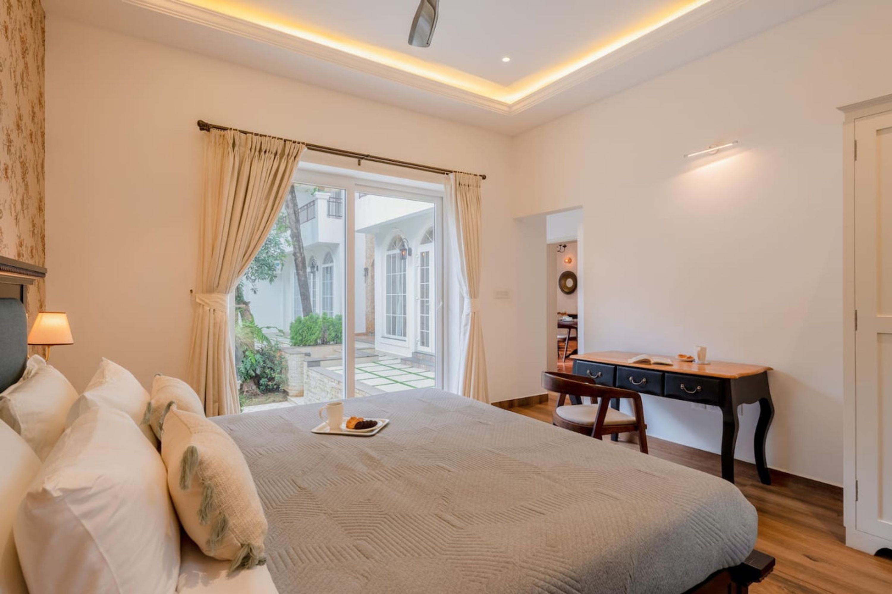 Apartment | 3 bedrooms, desk