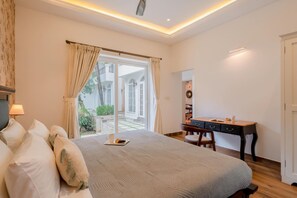 Apartment | 3 bedrooms, desk