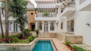 Căn hộ | 3 phòng ngủ, bàn
