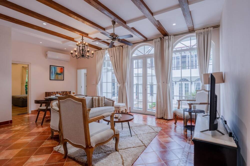 Casa Del Leon by Hireavilla -3br w Pool in Assagao