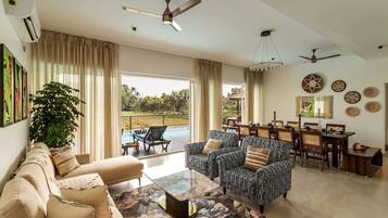 Villa | 6 Schlafzimmer, Schreibtisch