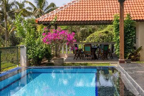 Villa | 6 bedrooms, desk
