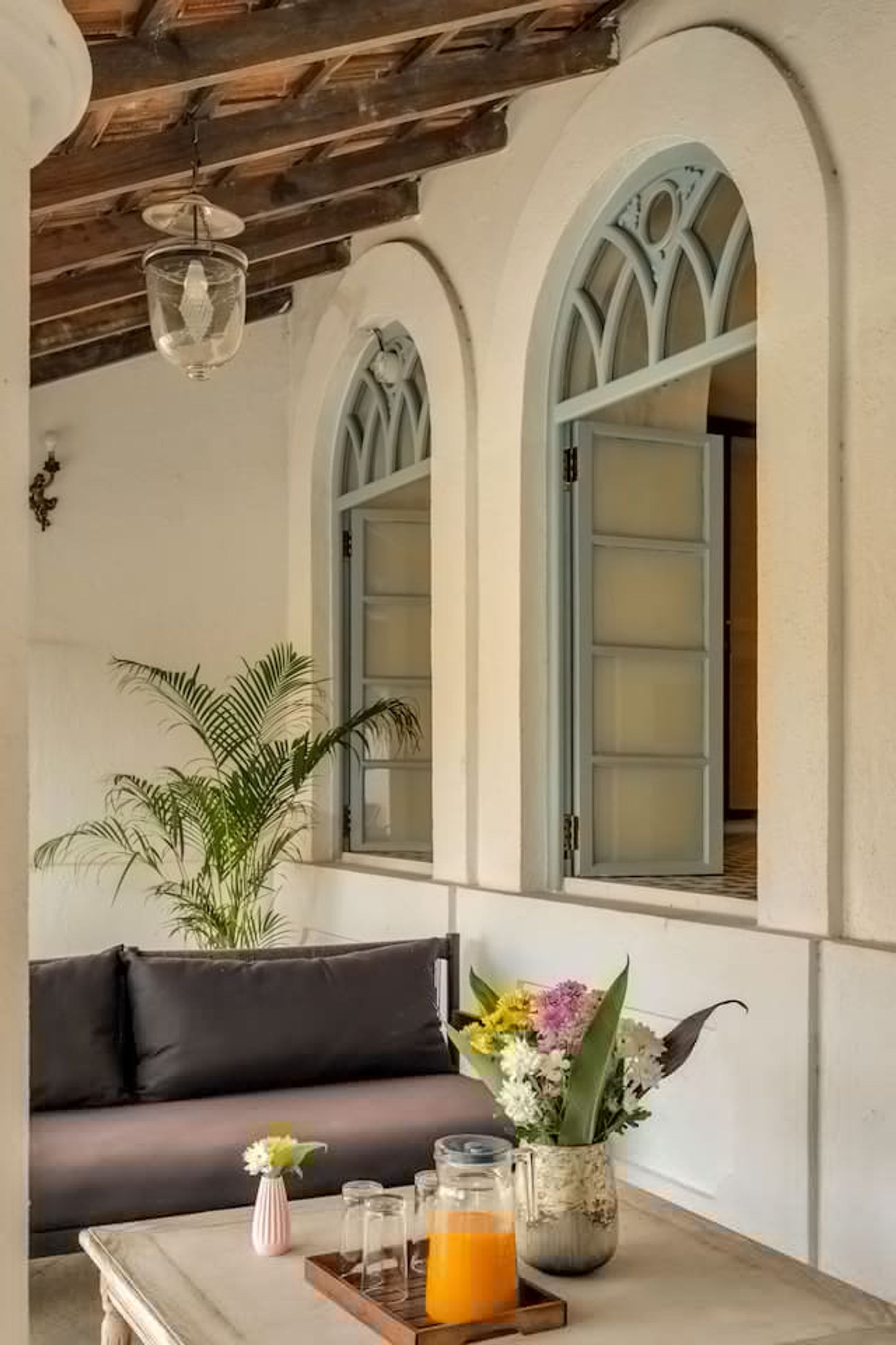 House | 5 bedrooms, desk