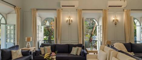 Villa | 5 sovrum och skrivbord