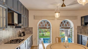 Villa | 5 soveværelser, skrivebord