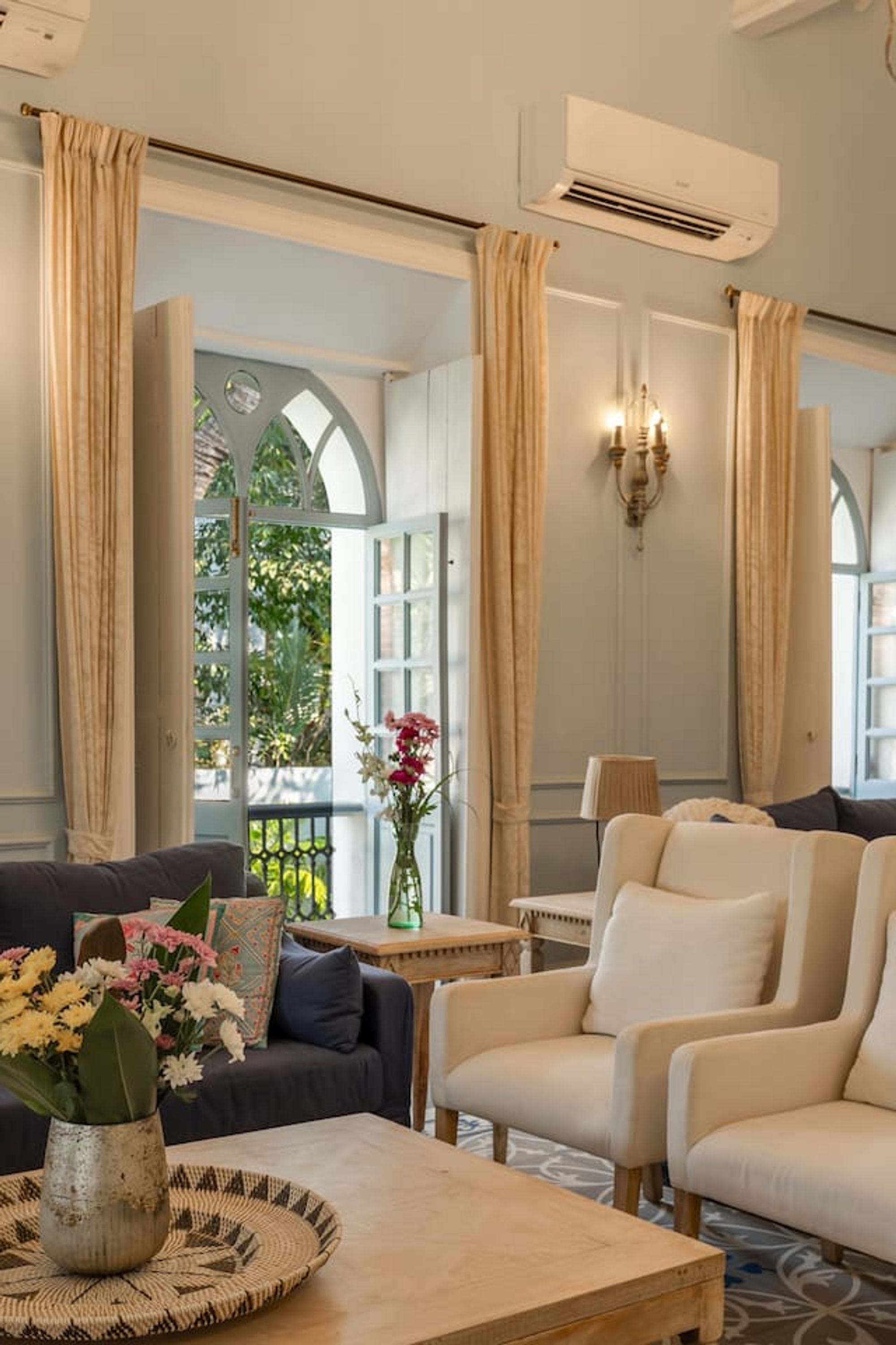 别墅 | 5 多间卧室、办公桌