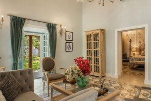 5 habitaciones y escritorio 