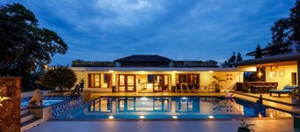 Stunning Hilltop 3BR Villa w Pool and River View