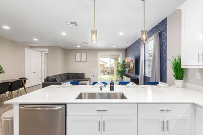 Modern Elevated Retreat: 3-bedroom New build home in Maricopa