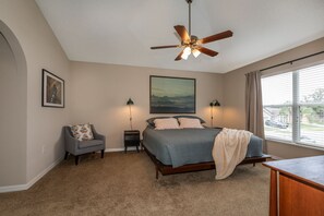 4 bedrooms, desk, iron/ironing board, free WiFi