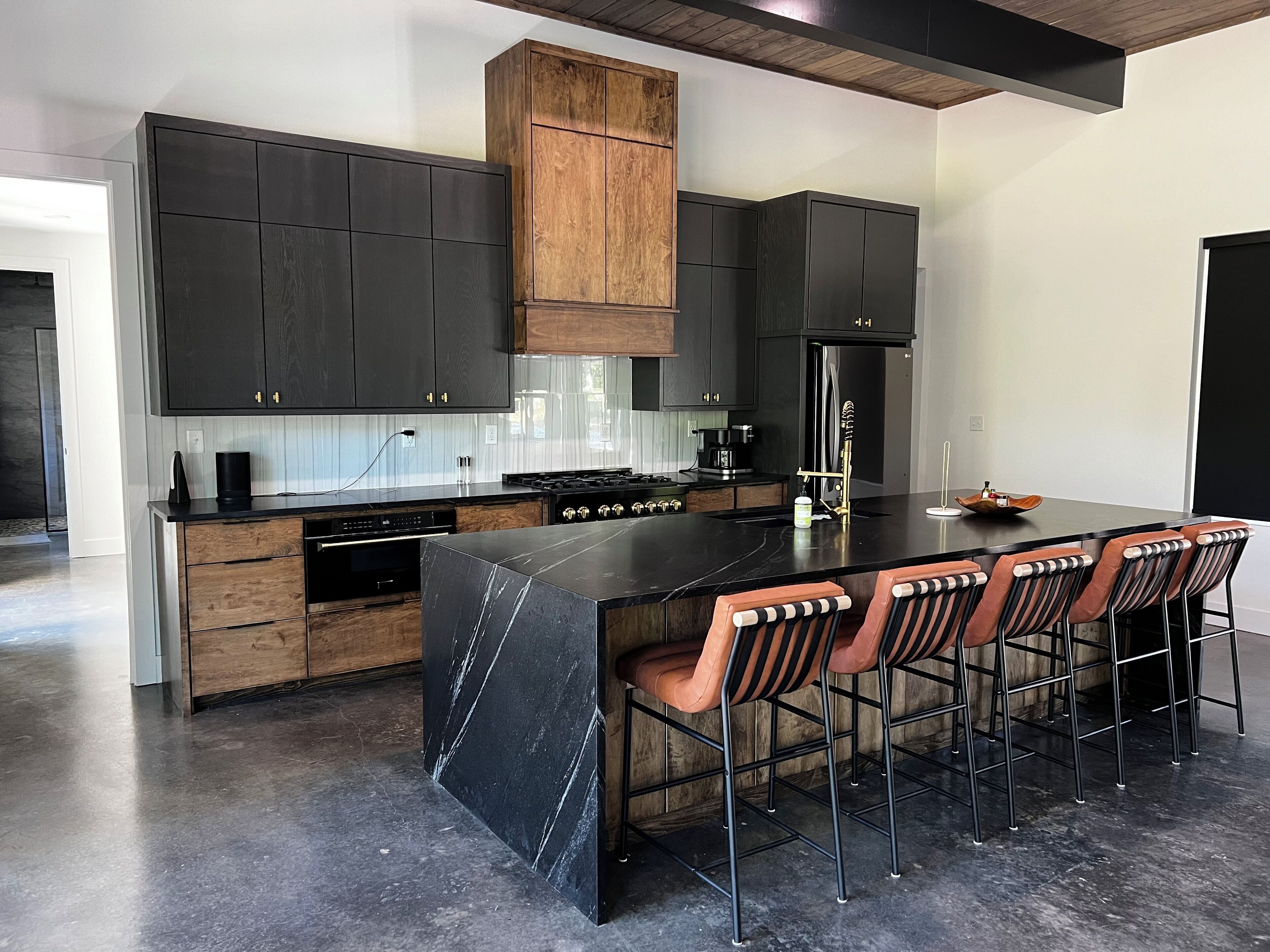 Cozy 3-bedroom house on the Little Missouri River close to lake Greeson!