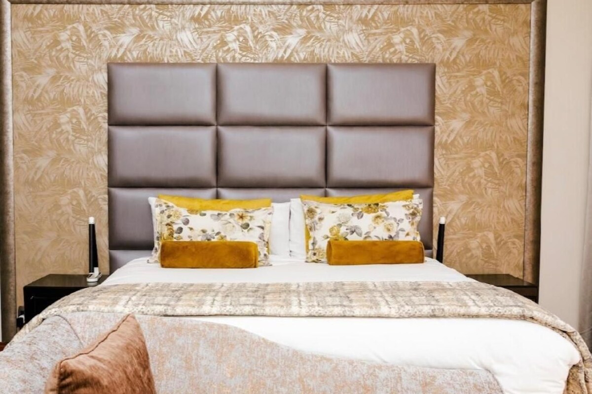 Egyptian cotton sheets, premium bedding, memory-foam beds, minibar
