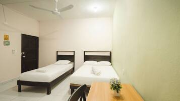 Basic Triple Room | Free WiFi