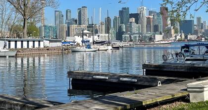John's Island House on Toronto Island, just minutes from Downtown Toronto