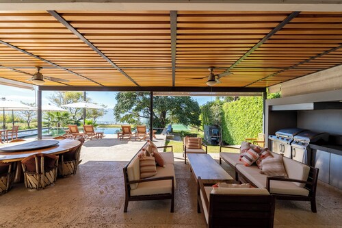 Exclusive House with Lake Chapala Access