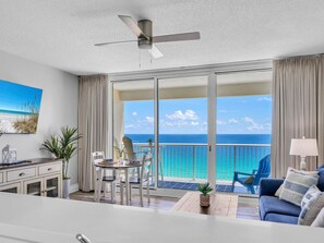 テレビ、卓球台