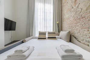 1 bedroom, in-room safe, iron/ironing board, free WiFi