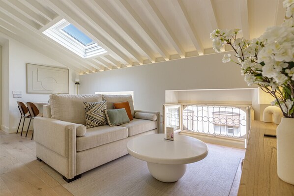 TV - Marqués de Velazquez 4B (Málaga)