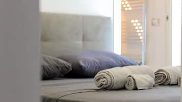 3 chambres, coffres-forts dans les chambres, bureau