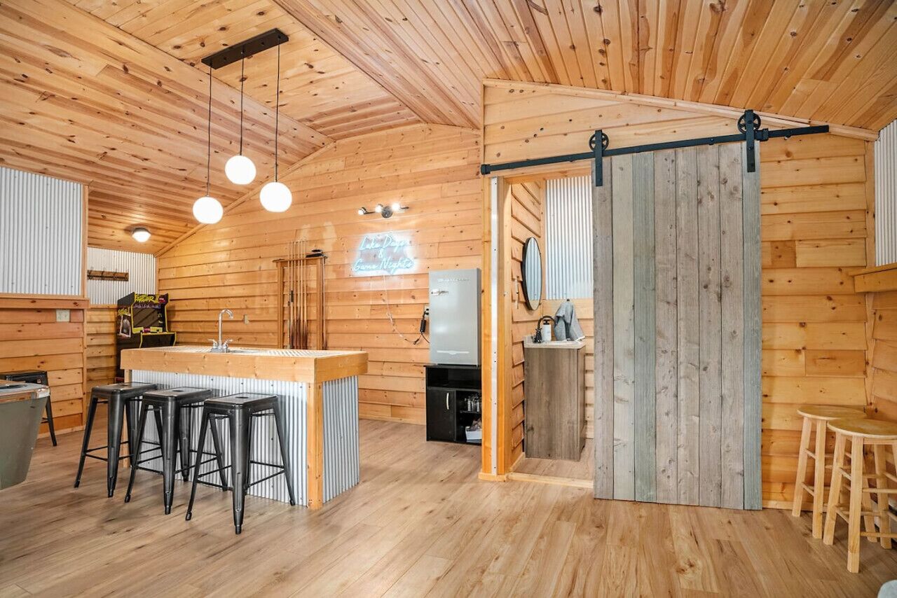 المنشأة من الداخل