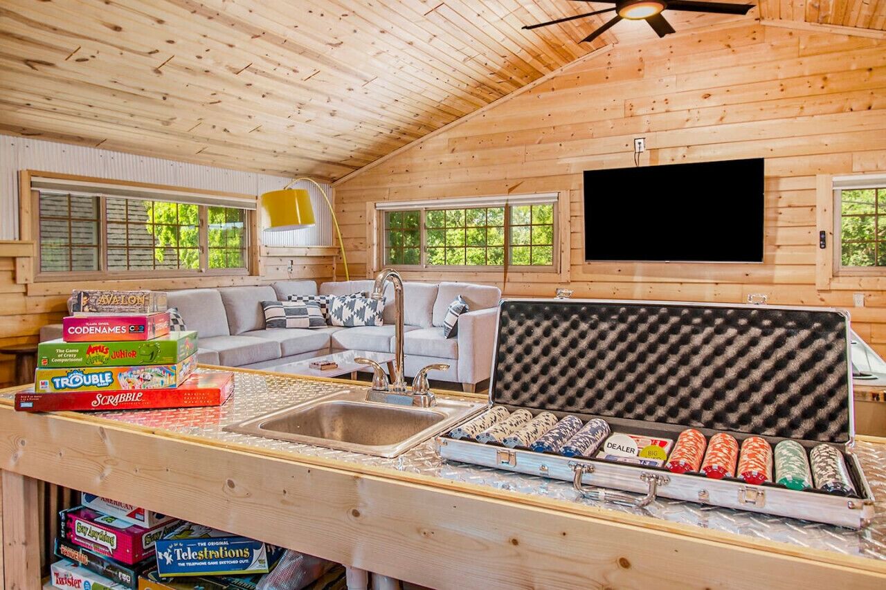 المنشأة من الداخل