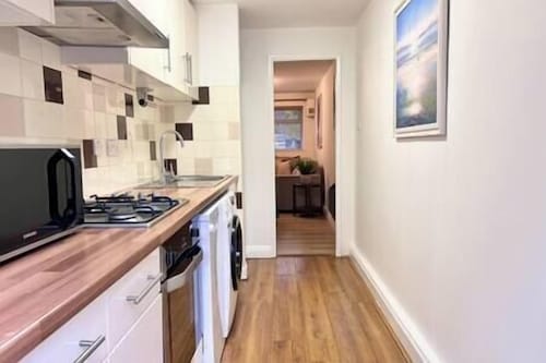 Cozy home with a garden walkable distance to the heart of Hertford  