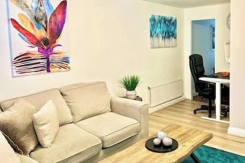 Cozy home with a garden walkable distance to the heart of Hertford  