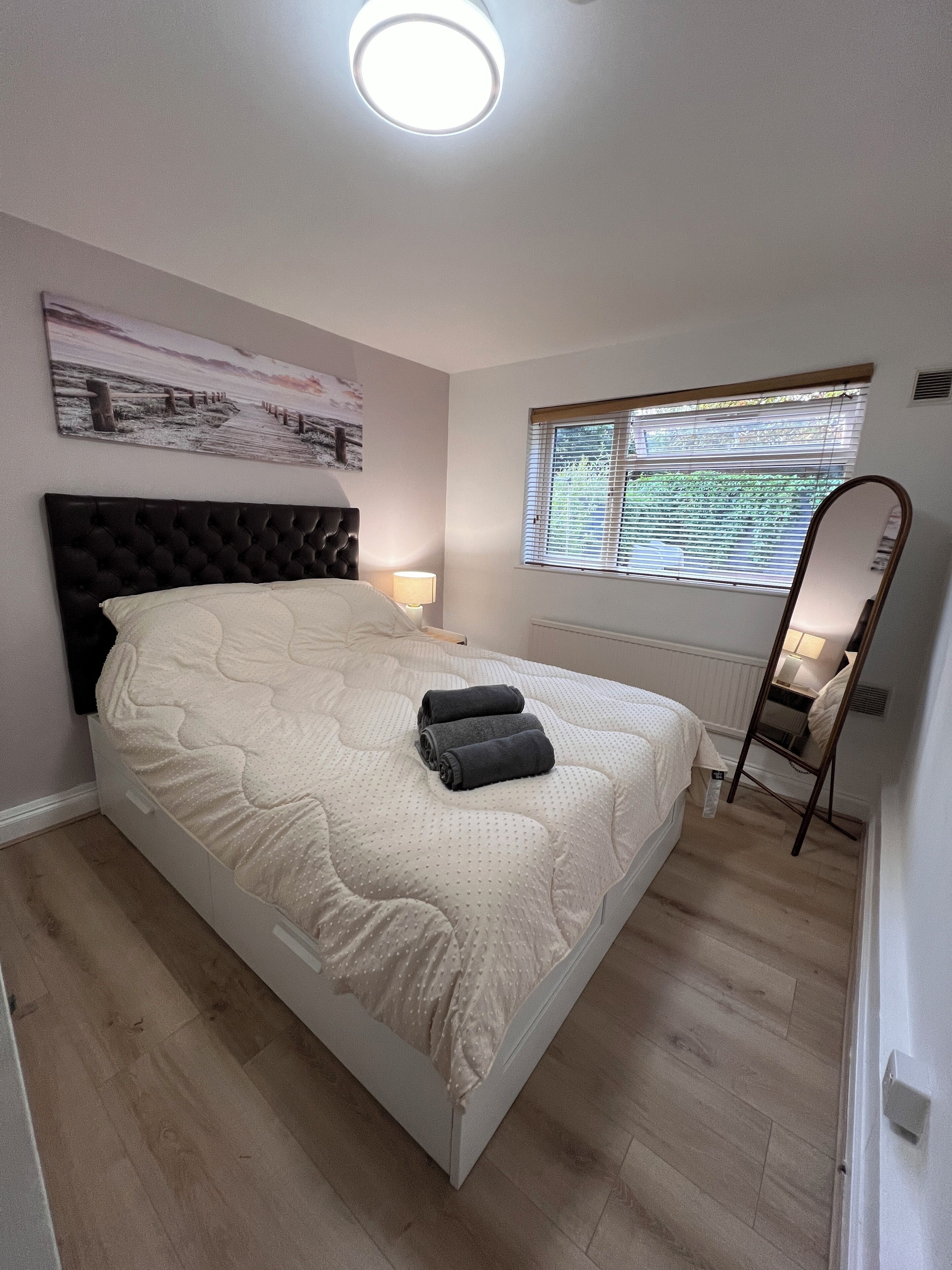 1 bedroom, desk, iron/ironing board, WiFi