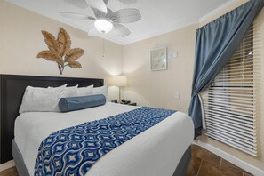 2 bedrooms, desk, WiFi, bed sheets
