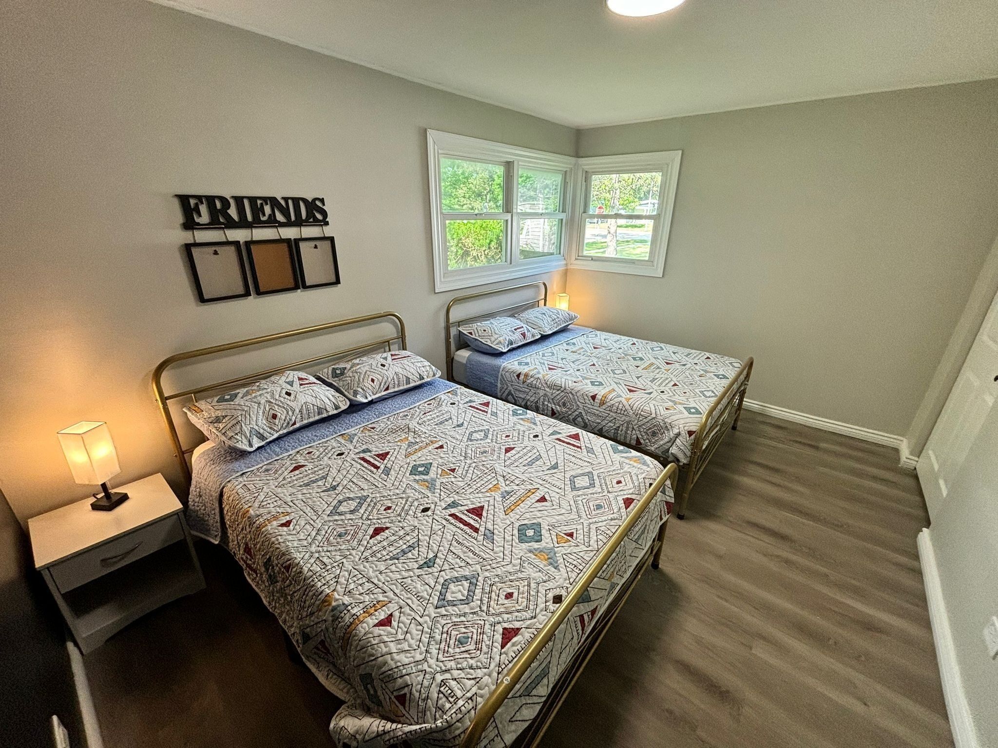 NEW Renovated Art Gala in Rolling Meadows