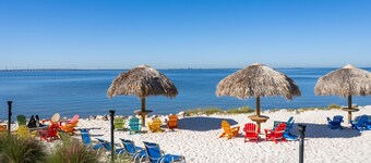 Tampa Bay 1BR - Pool, Balcony & Beach Access