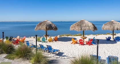 Tampa Bay 1BR - Pool, Balcony & Beach Access