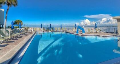 Tampa Bay 1BR - Pool, Balcony & Beach Access