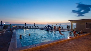 Unclassified image, 4 of 21, button - Family-Friendly 1BR w/ Pool Bar & Restaurant (Tampa)