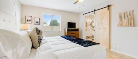 3 bedrooms, iron/ironing board, WiFi, bed sheets