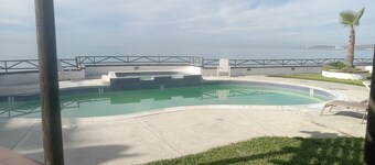 Casa Luna - Large Oceanfront Villa - sleeps 20+ pool, jacuzzi, beachfront & bbq