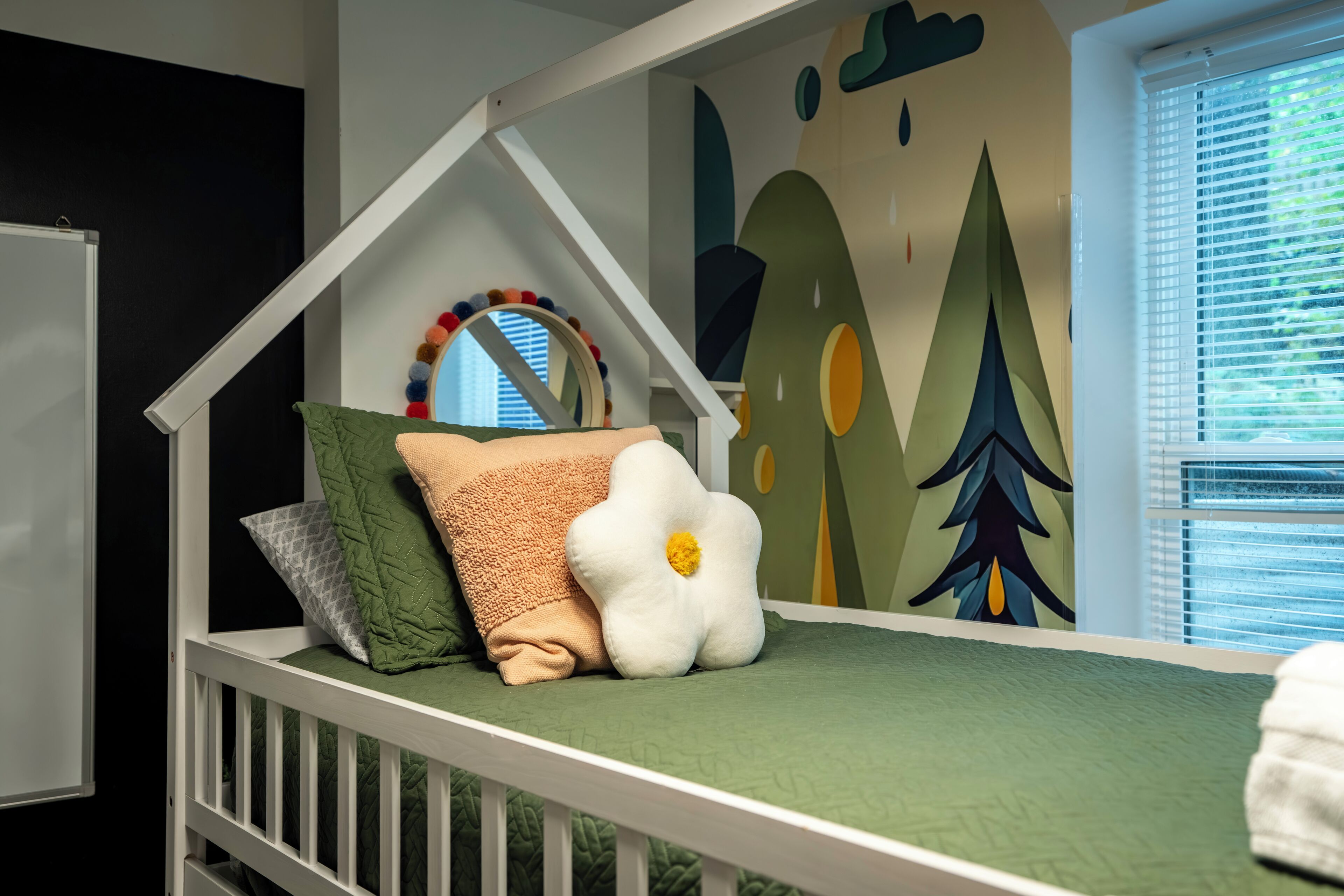 9 habitaciones, escritorio y tabla de planchar con plancha 