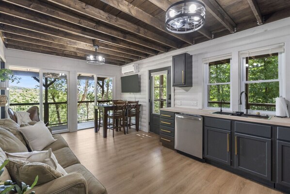 Televisor intel·ligent i llar de foc 