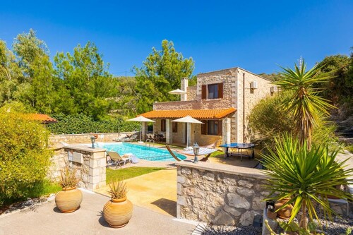 Villa Katia Faragi - Three Bedroom Villa, Sleeps 7