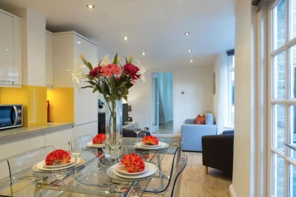 Apartment, Non Smoking | Living area - Charming Tower Bridge House (London)
