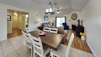 Condo (3 Bedrooms) | Property amenity