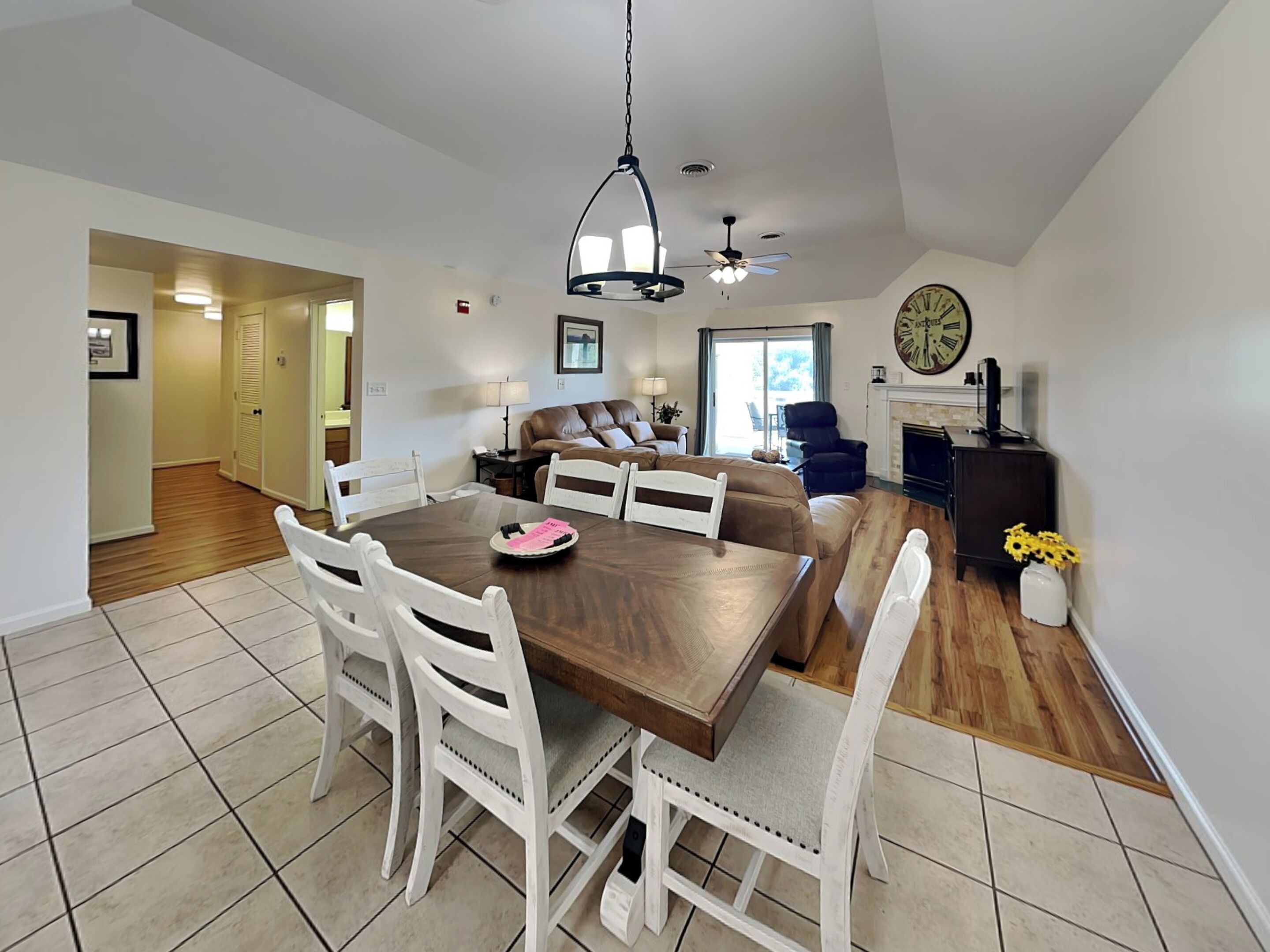 Condo (3 Bedrooms) | Property amenity